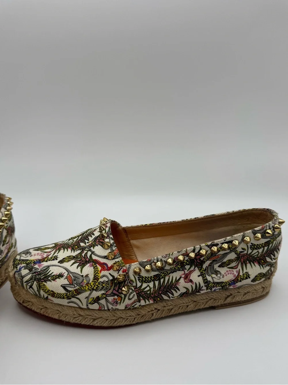 Christian Louboutin Ares Flat Loubi Jungle Espadrilles Gold Spikes Ivory EU 36